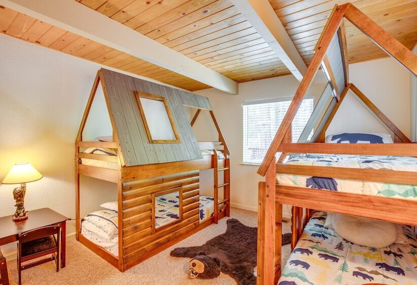 Hot Tub, Deck & View: Peaceful Arnold Cabin!