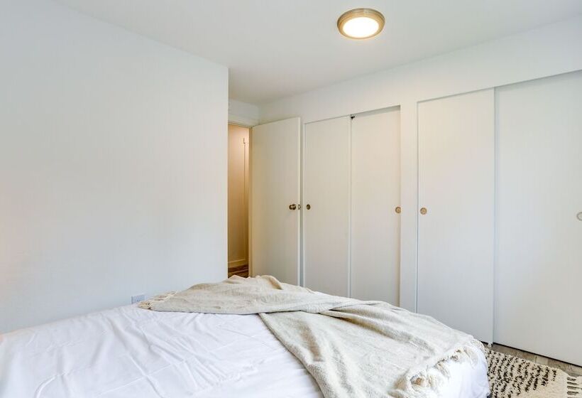 Beautiful Kenmore Retreat Near Marina & Beach!