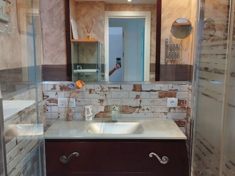 تختخواب و صبحانه Casa Blanca