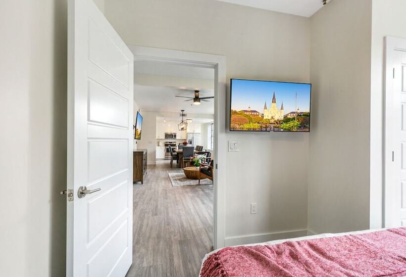 Big Easy Elegance 4br Condo In Nola