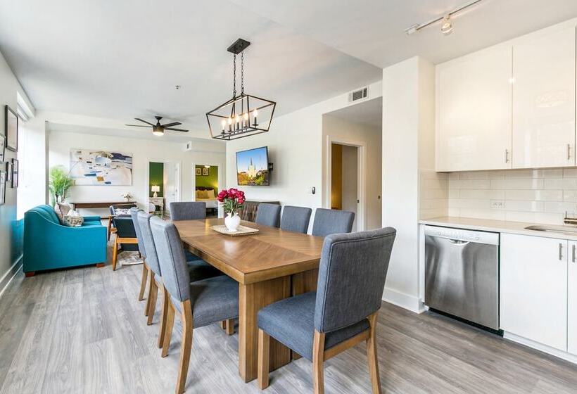 Big Easy Elegance 4br Condo In Nola