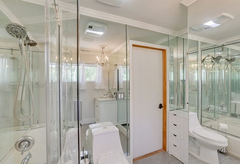 Blowing Rock Home W/ Hot Tub & Mountain View Deck!