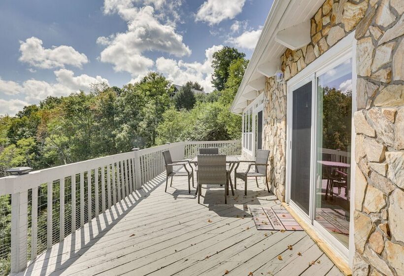 Blowing Rock Home W/ Hot Tub & Mountain View Deck!