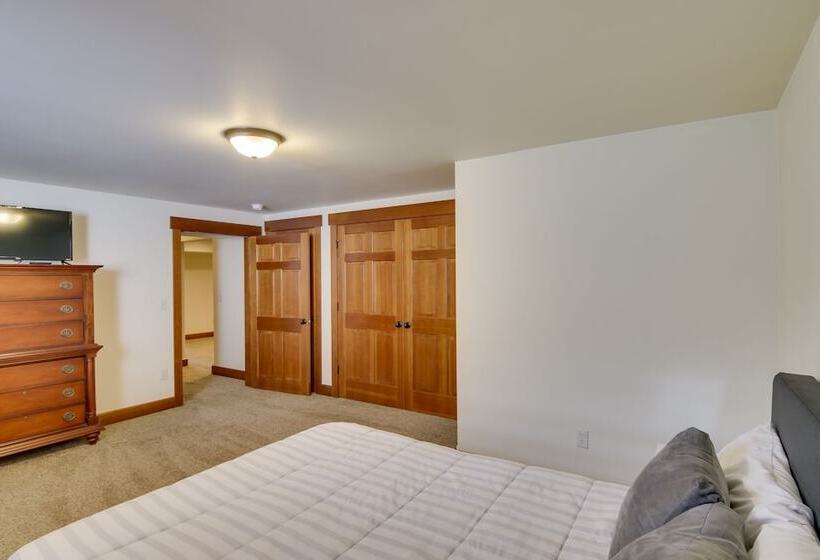 9 Mi To Downtown: Bozeman Vacation Home W/ Hot Tub