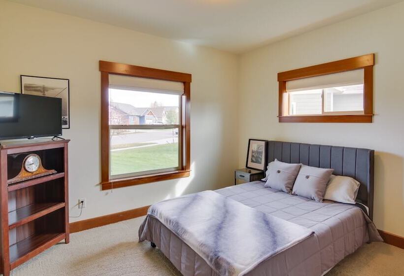 9 Mi To Downtown: Bozeman Vacation Home W/ Hot Tub