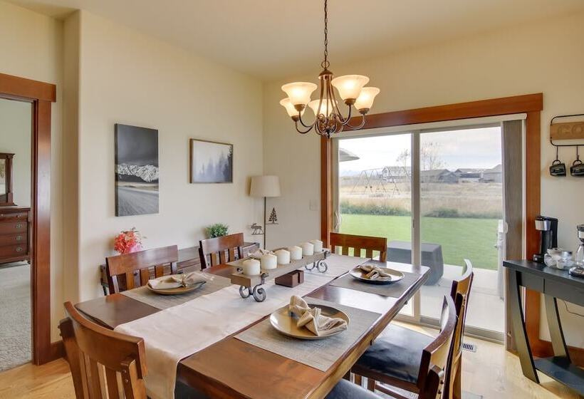9 Mi To Downtown: Bozeman Vacation Home W/ Hot Tub