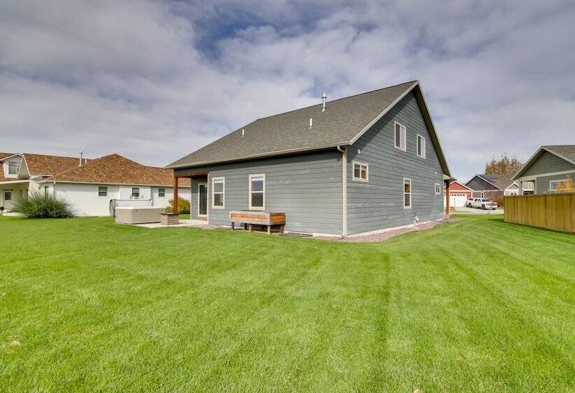 9 Mi To Downtown: Bozeman Vacation Home W/ Hot Tub