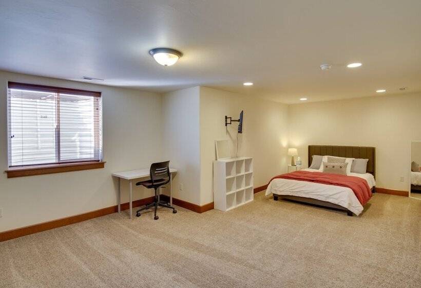 9 Mi To Downtown: Bozeman Vacation Home W/ Hot Tub