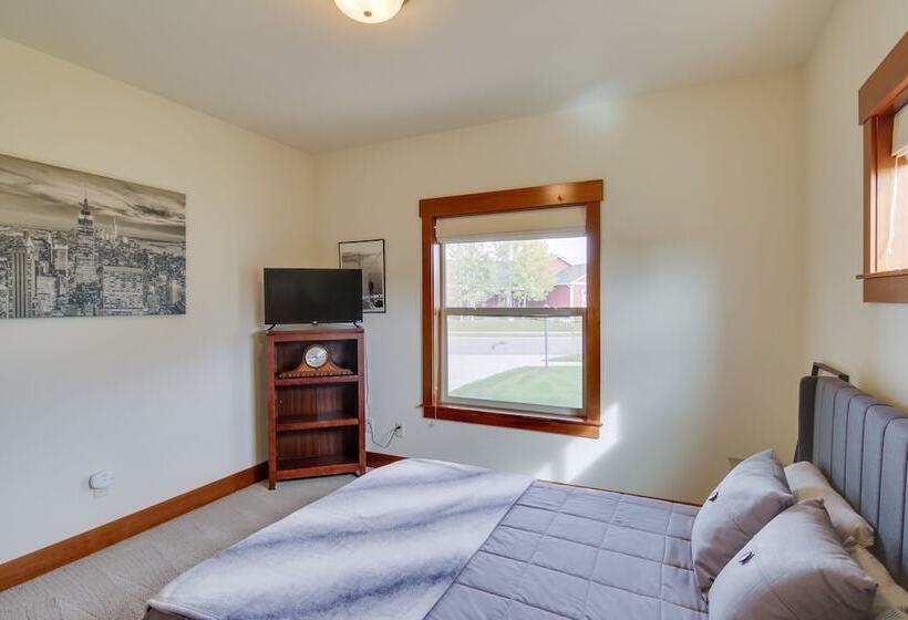 9 Mi To Downtown: Bozeman Vacation Home W/ Hot Tub