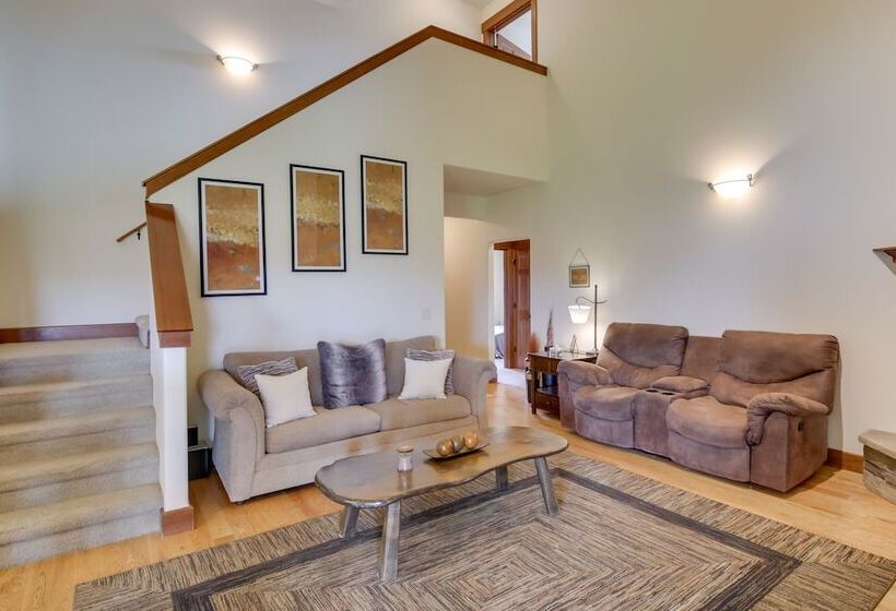 9 Mi To Downtown: Bozeman Vacation Home W/ Hot Tub