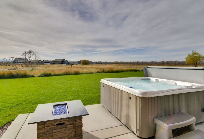 9 Mi To Downtown: Bozeman Vacation Home W/ Hot Tub