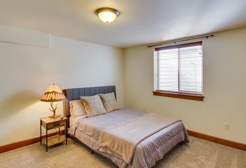 9 Mi To Downtown: Bozeman Vacation Home W/ Hot Tub