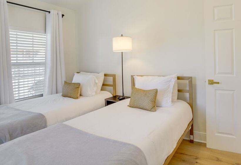 Breezy Pet Friendly Houston Home ~ 1 Mi To Dtwn!