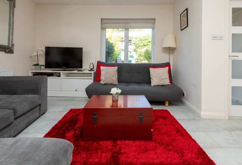 Bright & Contemporary 1bedroom Annexe Herne Hill!