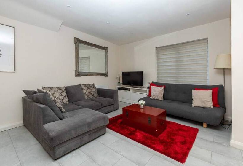 Bright & Contemporary 1bedroom Annexe Herne Hill!