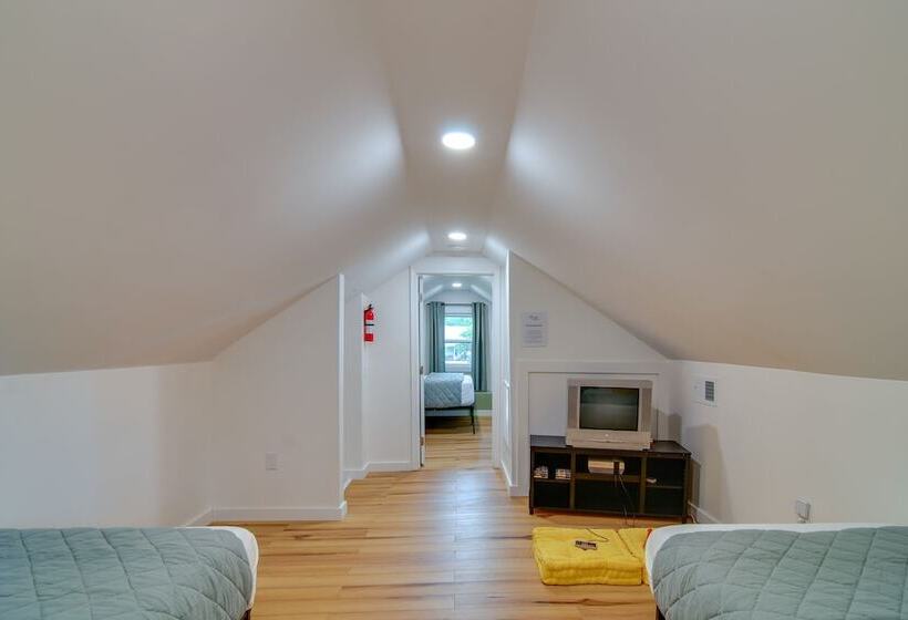 Burnside Vacation Rental, Walk To Lake Cumberland!