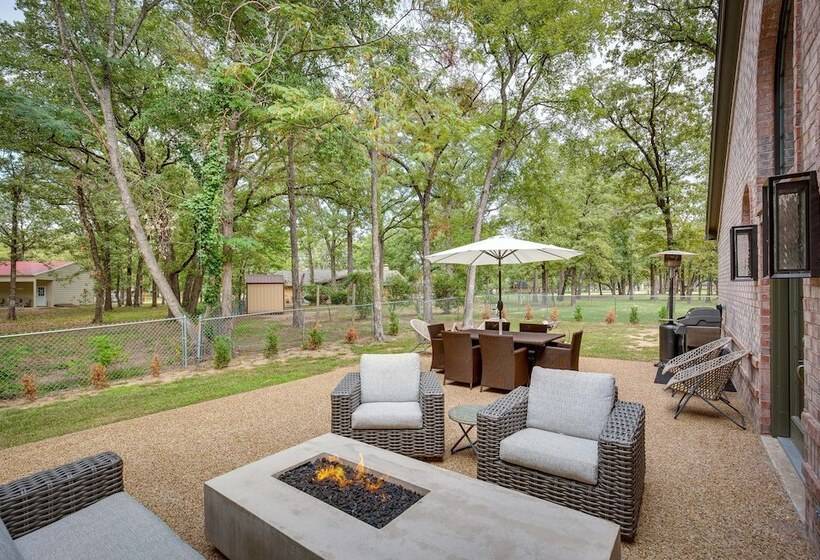 Cedar Creek Lake Retreat   Near Wedding Venues