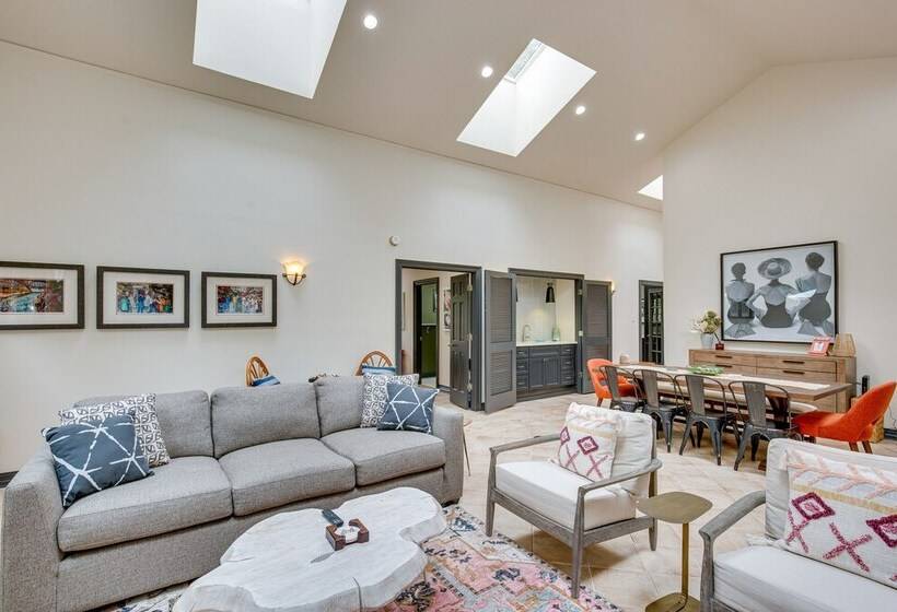 Cedar Creek Lake Retreat   Near Wedding Venues