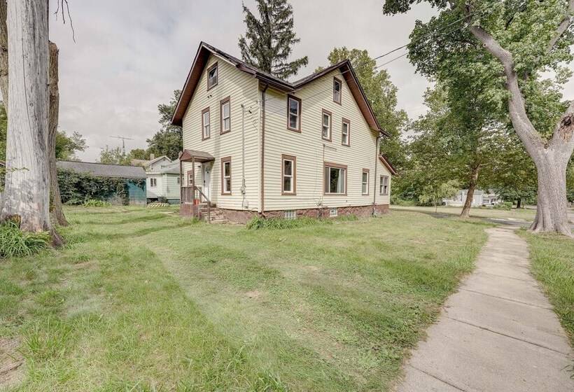 Centrally Located Albion Home With Screened Porch!