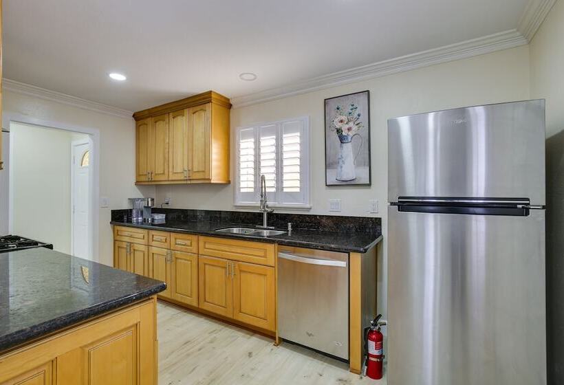 Centrally Located Retreat: 5 Mi To San Diego Zoo!