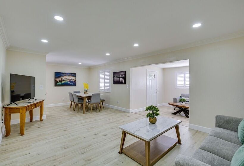 Centrally Located Retreat: 5 Mi To San Diego Zoo!