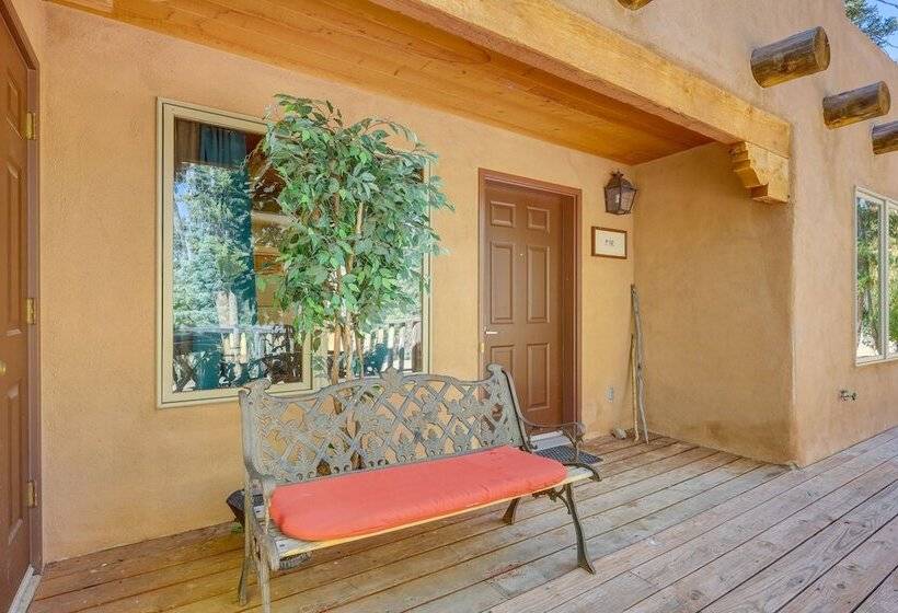 Charming Amalia Retreat W/ Fireplace & Grill!