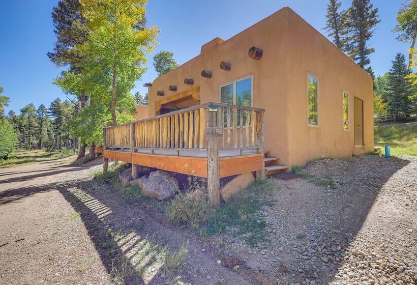 Charming Amalia Retreat W/ Fireplace & Grill!