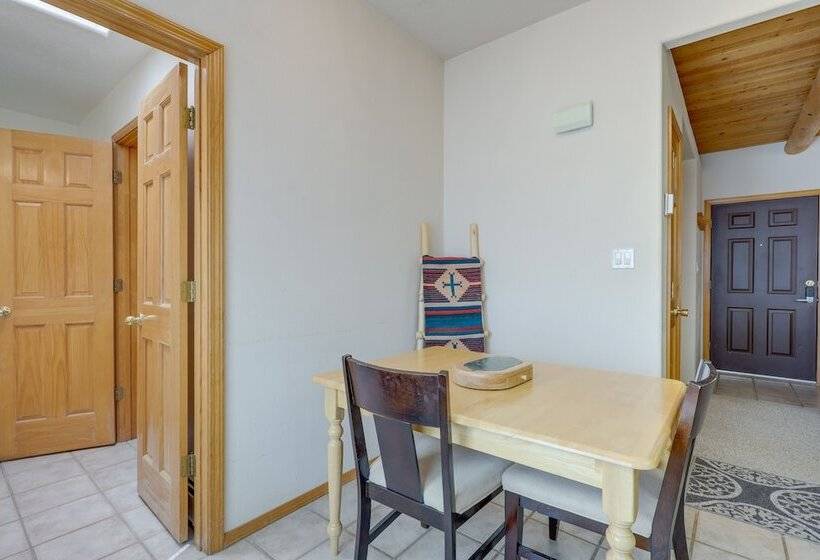 Charming Amalia Retreat W/ Fireplace & Grill!