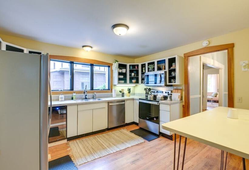 Charming Bangor Home W/ Deck < 1 Mi To Downtown