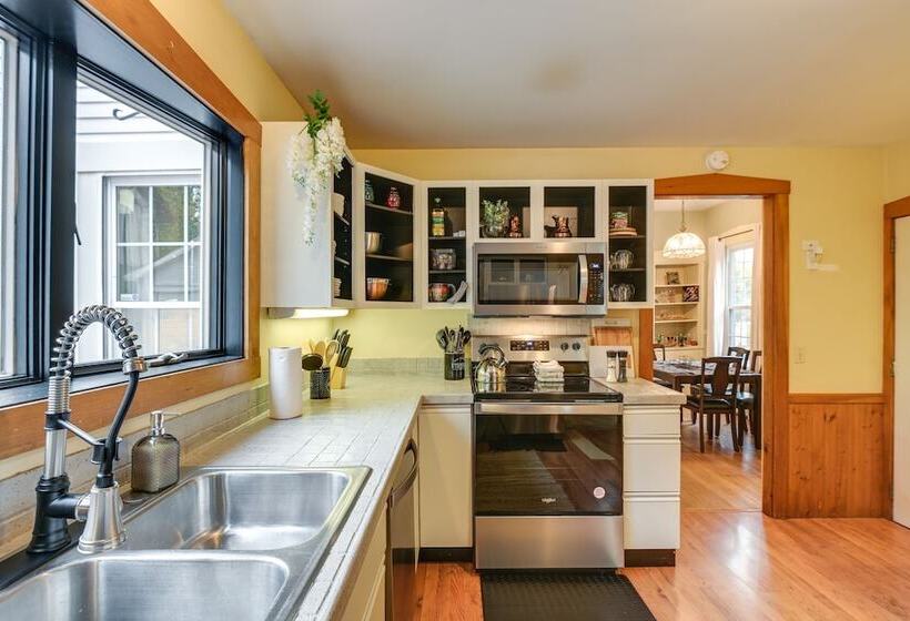 Charming Bangor Home W/ Deck < 1 Mi To Downtown