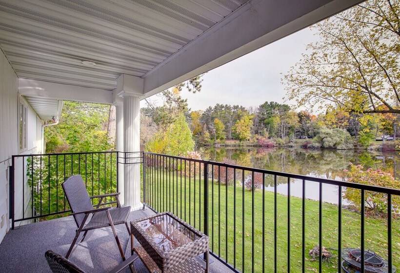 Charming Clintonville Retreat   Relax & Kayak!