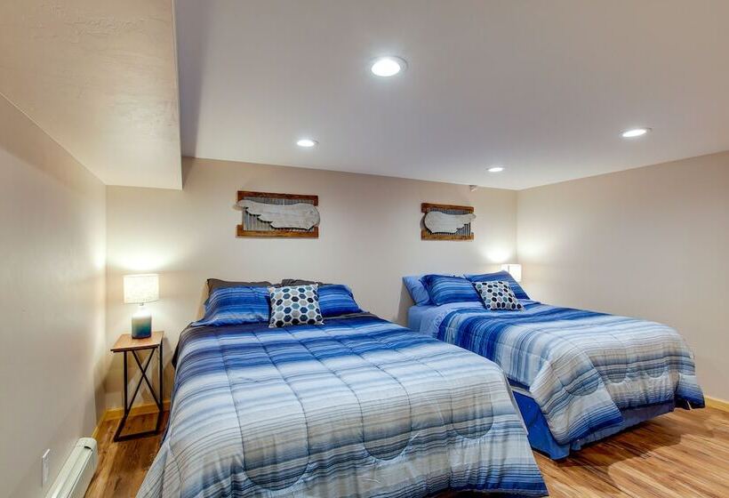 Charming Clintonville Retreat   Relax & Kayak!