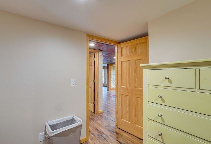 Charming Clintonville Retreat   Relax & Kayak!