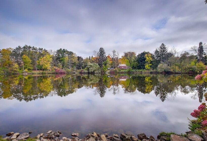Charming Clintonville Retreat   Relax & Kayak!
