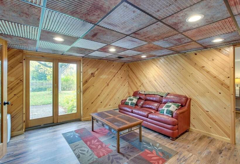 Charming Clintonville Retreat   Relax & Kayak!