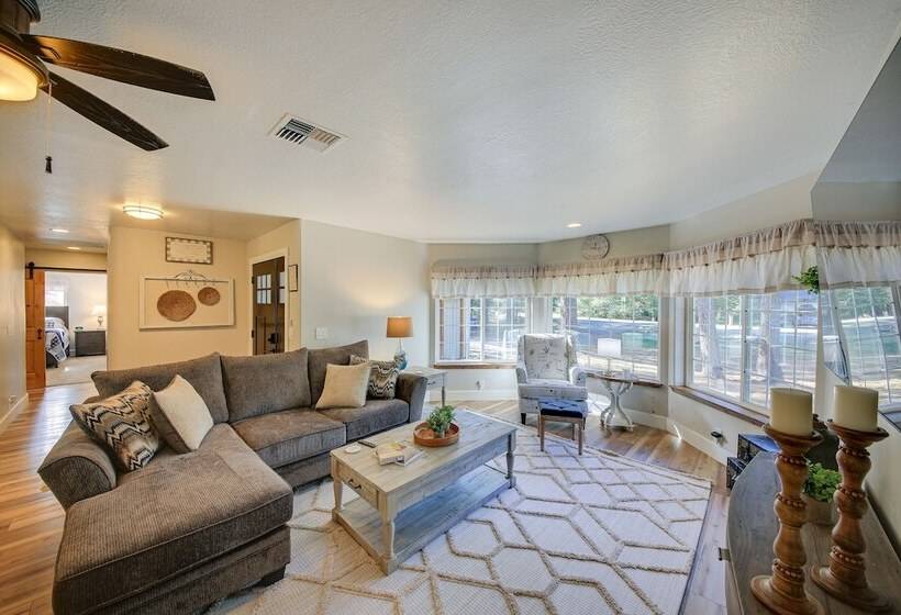 Charming Idaho Home W/ Hot Tub, Near Beaches!