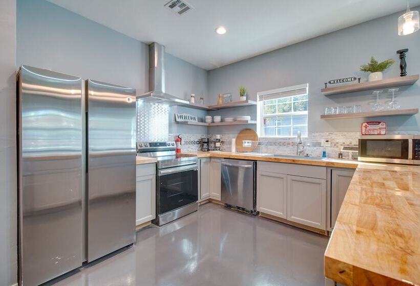 Charming Home Near Cherokee Riverside State Park!