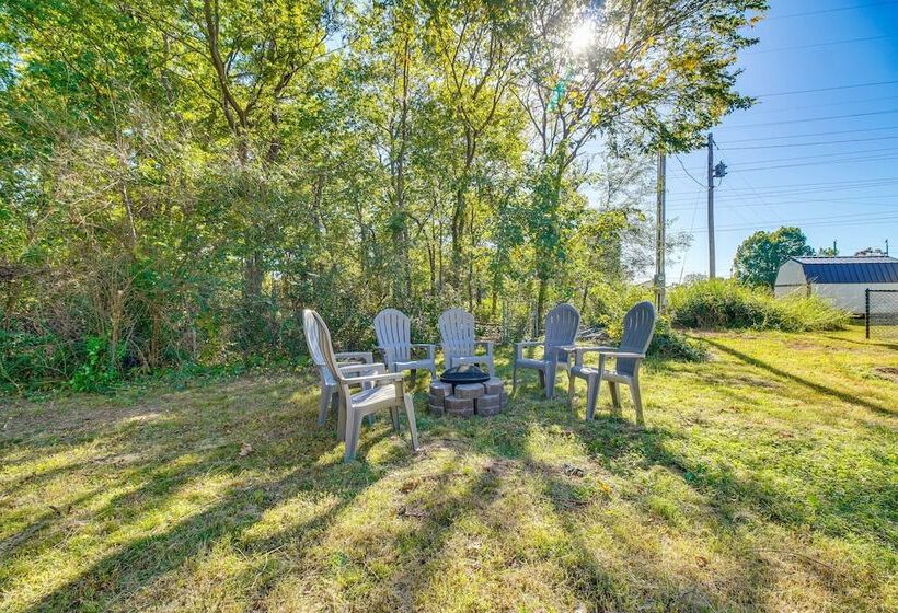 Charming Home Near Cherokee Riverside State Park!