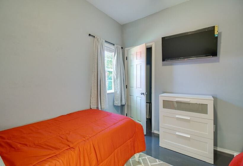 Charming Home Near Cherokee Riverside State Park!