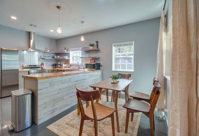 Charming Home Near Cherokee Riverside State Park!