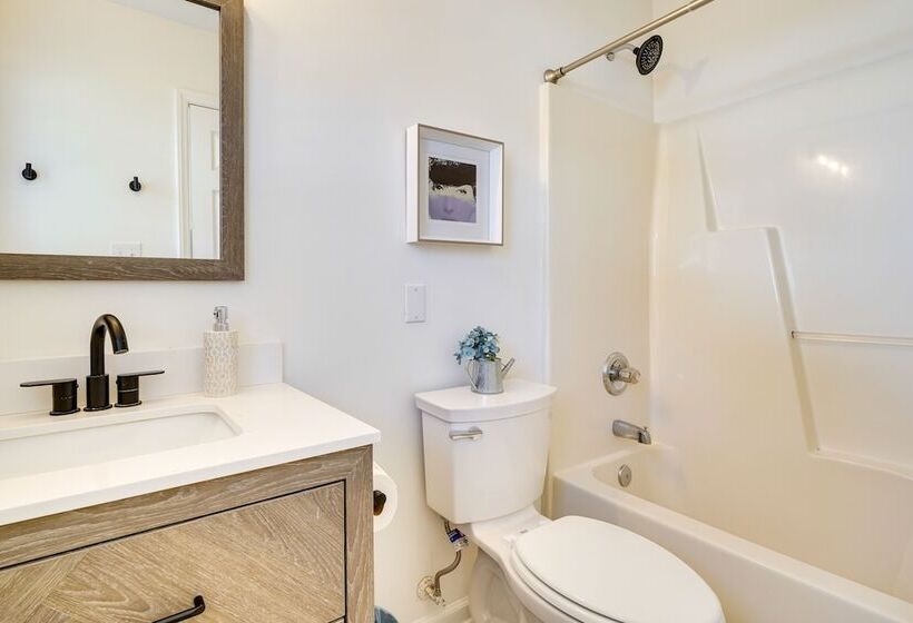 Charming Raleigh Home   Walk To Downtown!