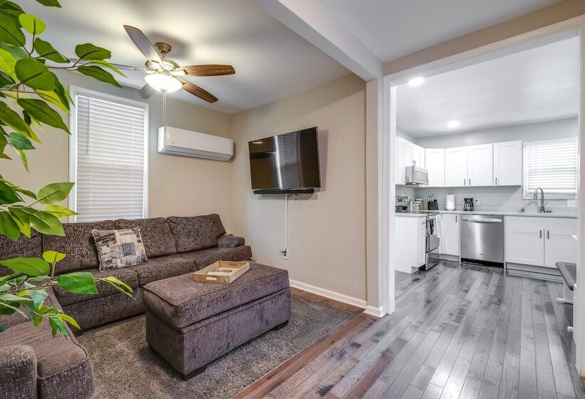 Charming Roanoke Vacation Home   1 Mi To Downtown!