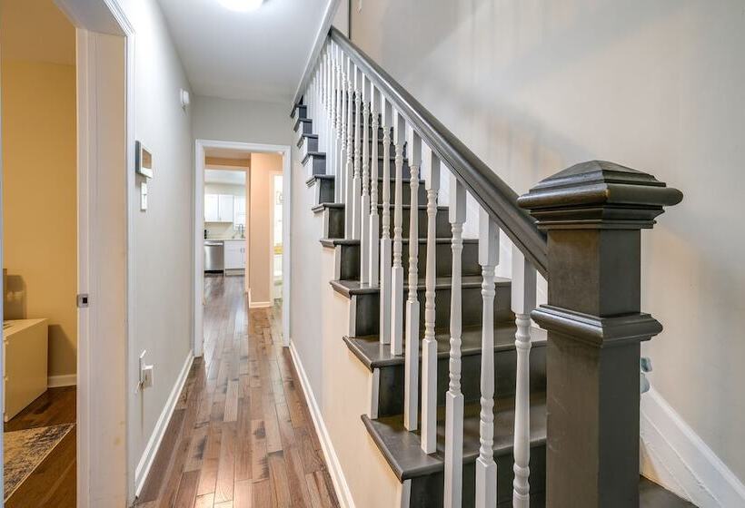 Charming Roanoke Vacation Home   1 Mi To Downtown!