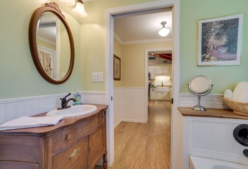 Roscommon Cottage Walk To Higgins Lake!