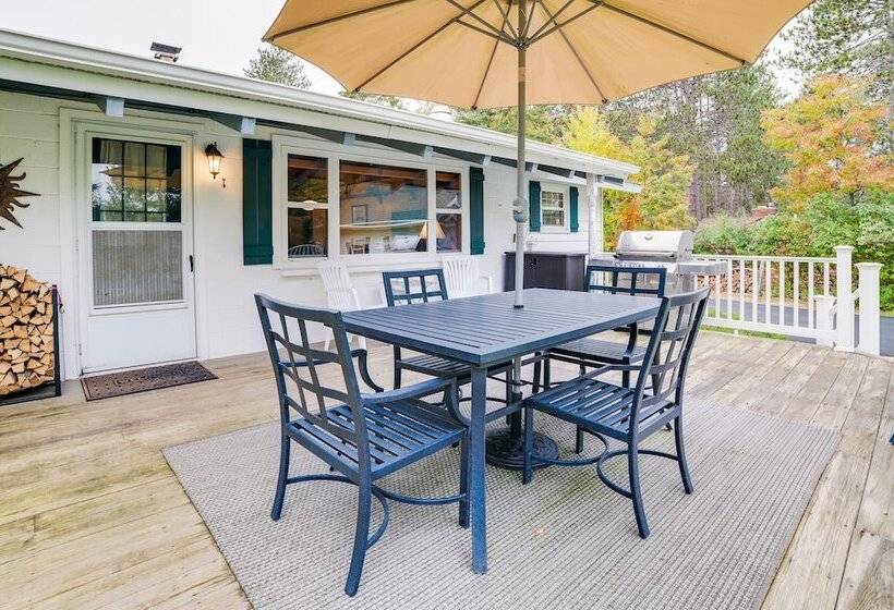 Roscommon Cottage   Walk To Higgins Lake!