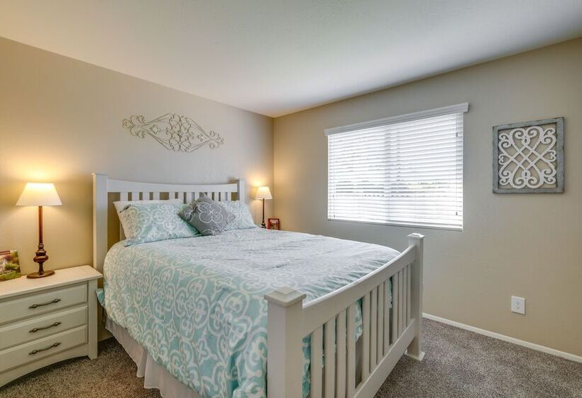 Charming Tempe Home W/ Pool & Putting Green!