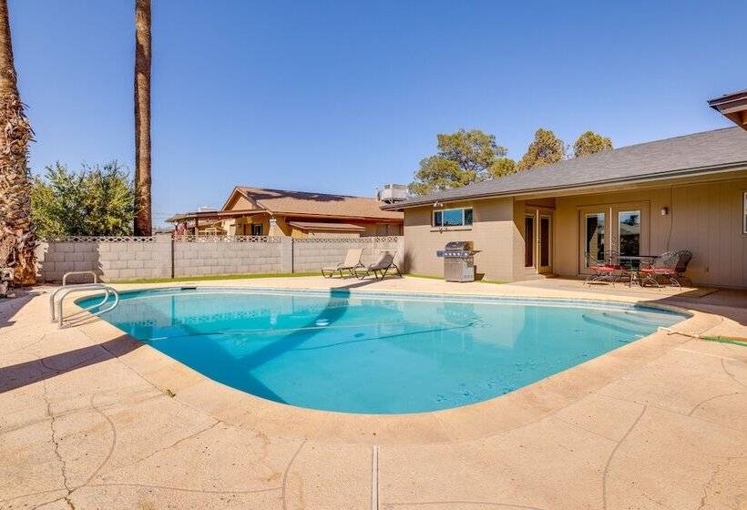 Charming Tempe Home W/ Pool & Putting Green!