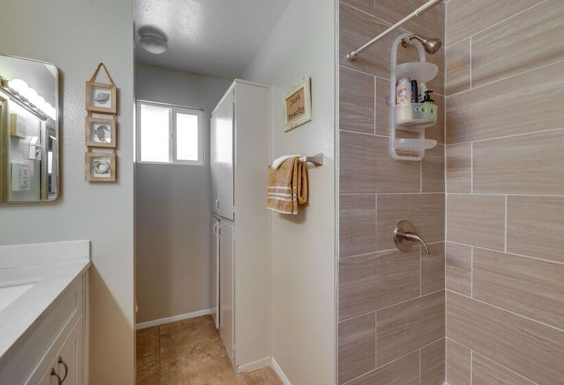 Charming Tempe Home W/ Pool & Putting Green!