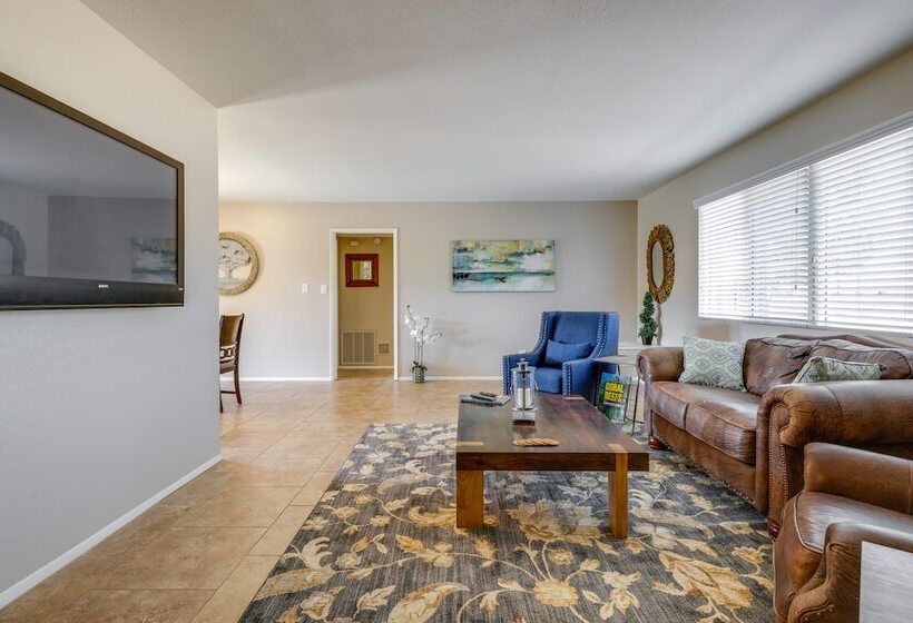 Charming Tempe Home W/ Pool & Putting Green!