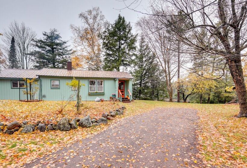 Charming Watersmeet Cabin W/ Dock On Kitty Island!